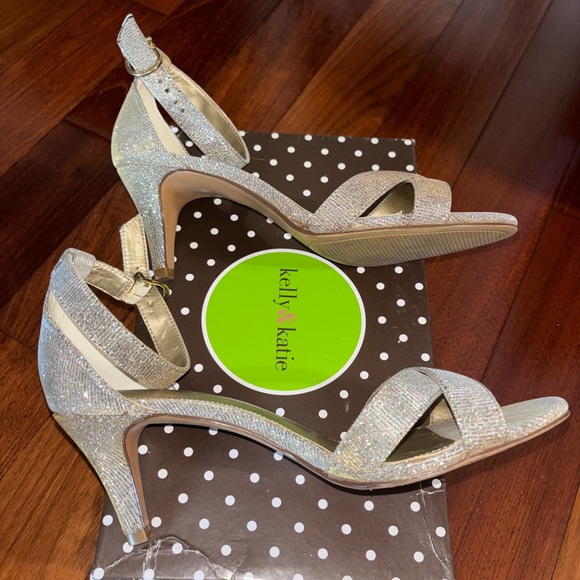 Kelly & Katie Sparkling Silver Heels - Picture 4 of 7